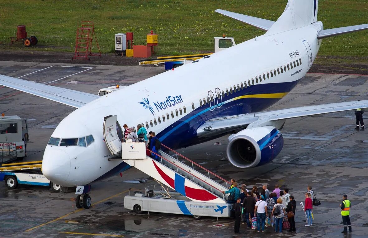 Авиа красноярск санкт петербург. Boeing 737-800 NORDSTAR. Boeing 737 NORDSTAR. Боинг 737 Норд Стар. Самолет Нордстар Боинг 737-800.