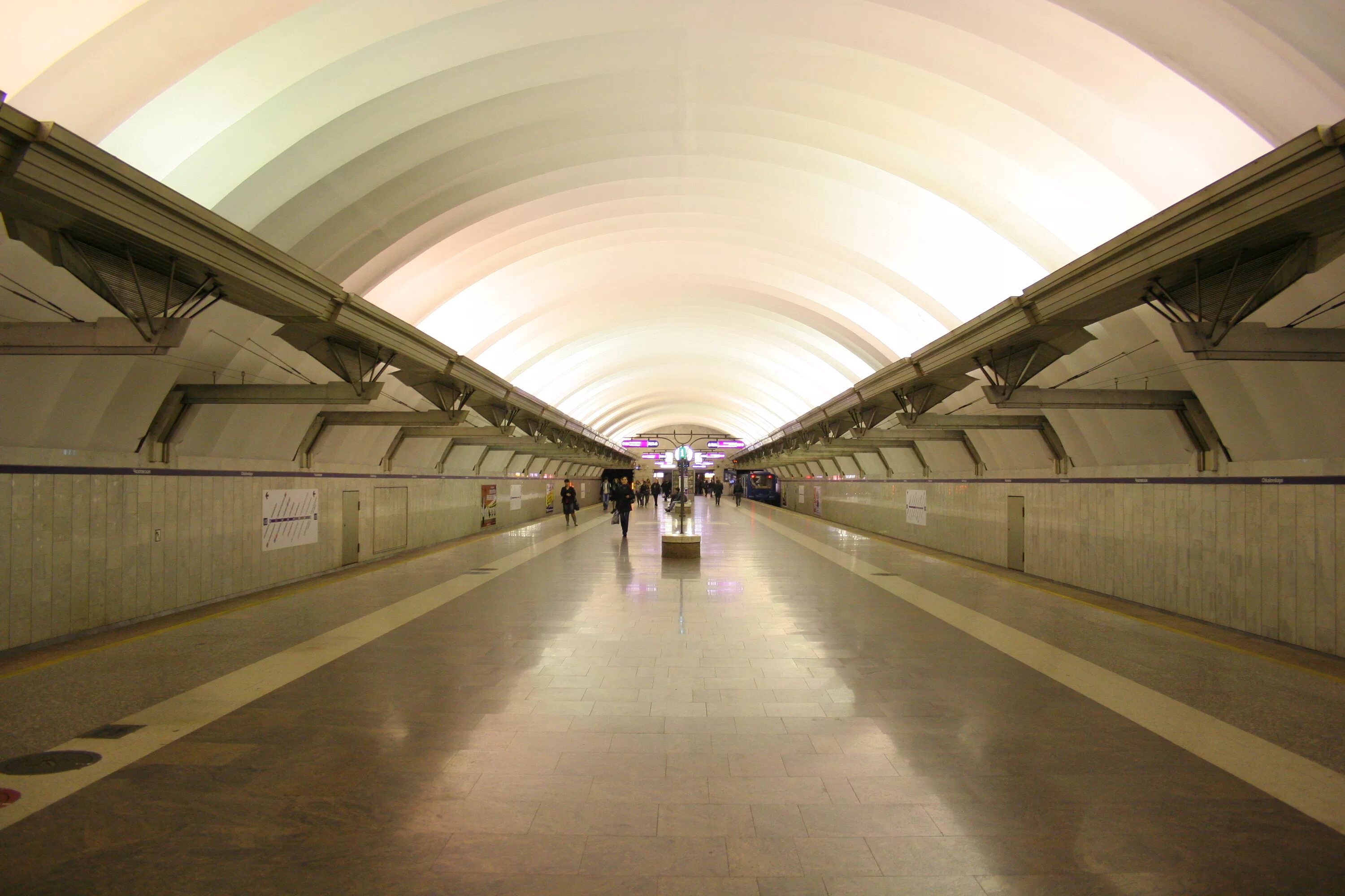 Чкаловская (станция метро, Санкт-Петербург). Станция метро Чкаловская. Чкаловская вестибюль метро СПБ. Ст метро Чкаловская СПБ. Метро чкаловская нижний