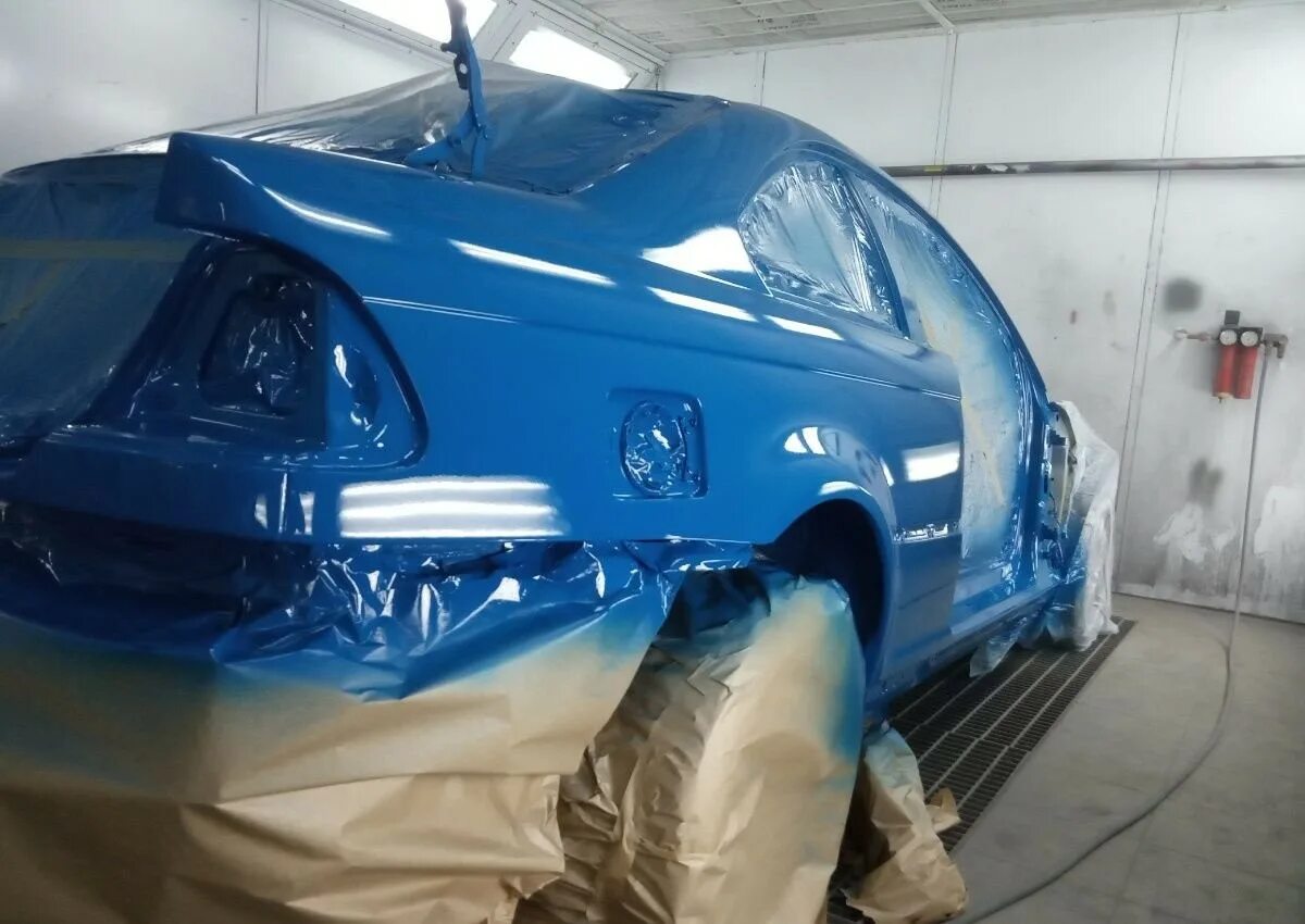 Покраска кузова автомобиля. Полная покраска автомобиля. Покраска кузова. Малярка автомобилей. Автомаляр.