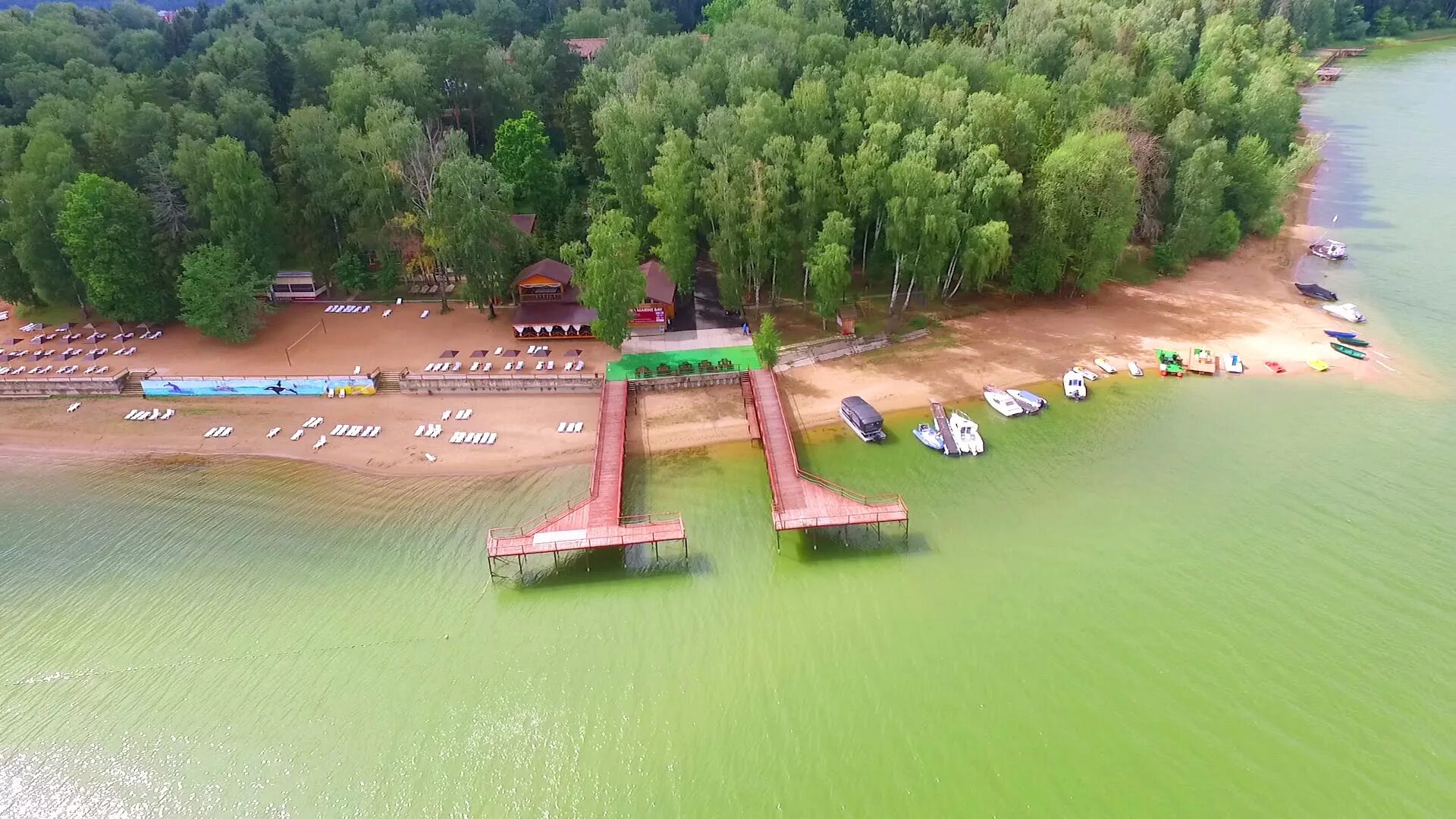 гостиница авантель клаб истра. авантель клаб истра пляж. яхонты отель в подмосковье истра. яхонты истра бассейн. истринское водохранилище яхонты.