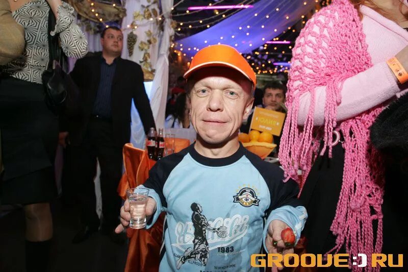 5 желтых звезд. ирина борисова юмористка. полторы звезды. канал в виде половинки звезды. резня романа полански.