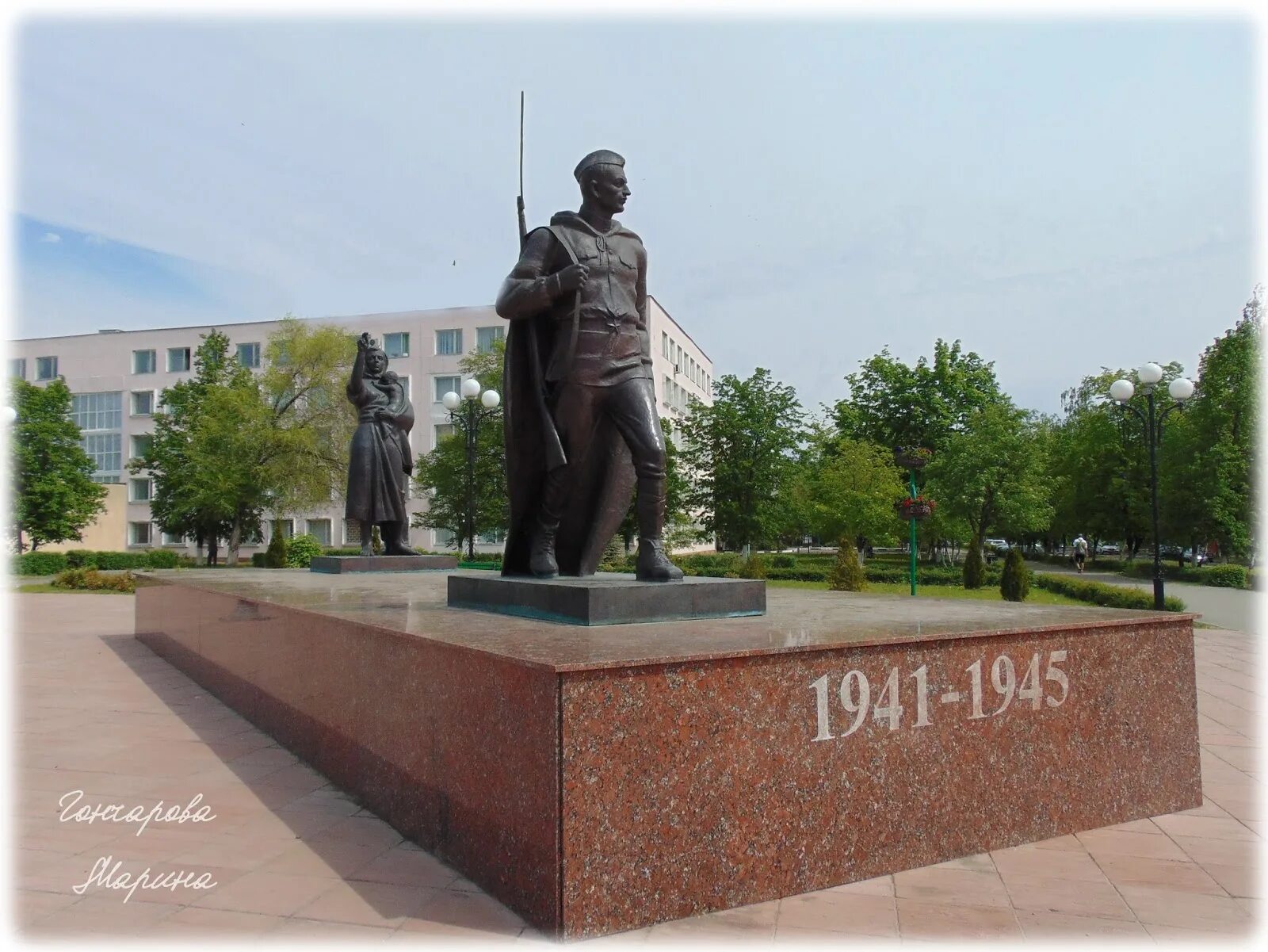 Старый Оскол город воинской славы. Памятник воинской славы старый Оскол. Памятник Жукову старый Оскол. Памятник город воинской славы старый Оскол.