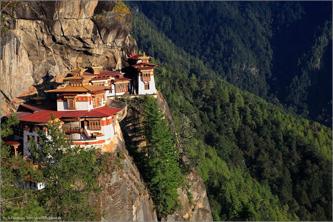 Достопримечательность Гималаи достопримечательности. Бутан заповедники.