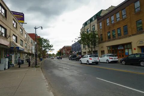 Dundas Street West (20578420739).jpg. 