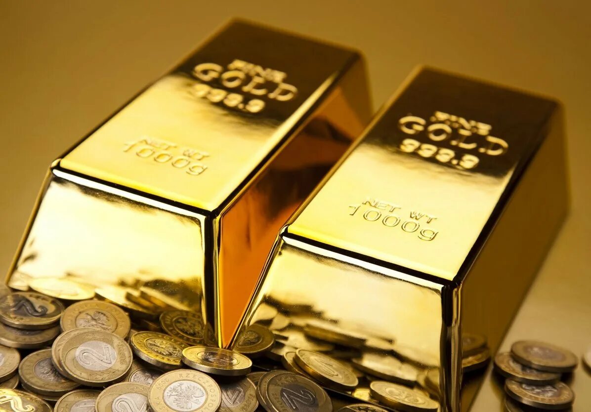 Золото слитки монеты. Слиток золота. Слиток золотой. Слитки золота и деньги. Золотые слитки и монеты.