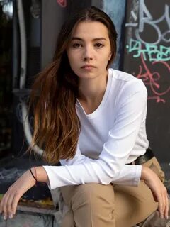 Толығымен жалаңаш Биланның суреті