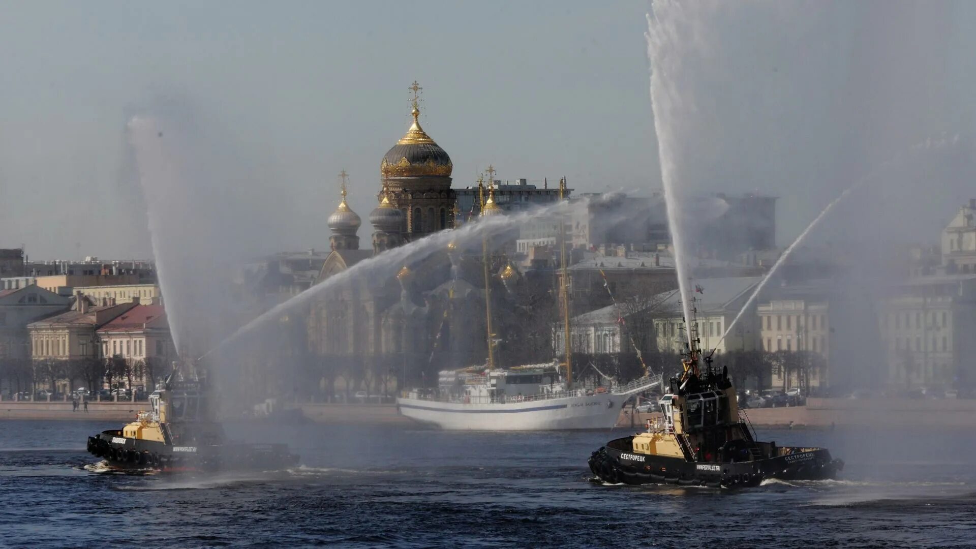 Парад ледоколов в спб. Фестиваль ледоколов 2025 санкт-петербург. фестиваль ледоколов 2025 санкт-петербург. вальс буксиров санкт-петербург 2025. ледокол в питере на неве.