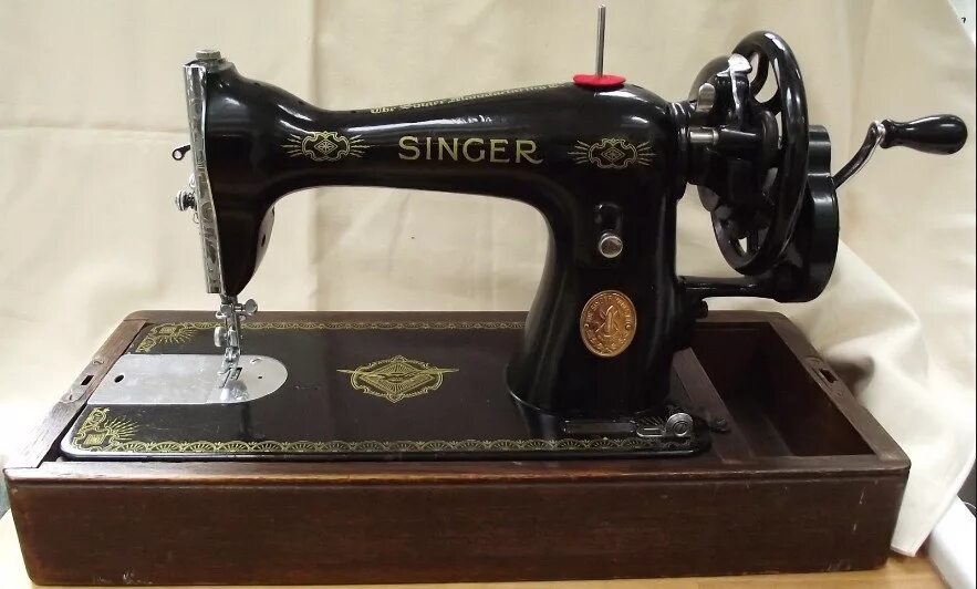Сколько стоят старинные машинки. Швейная машинка Зингер s010l. Ручная швейная машинка (Zinger super 2001). Зингер швейная машинка 1902н. Швейная машинка Zinger s760.