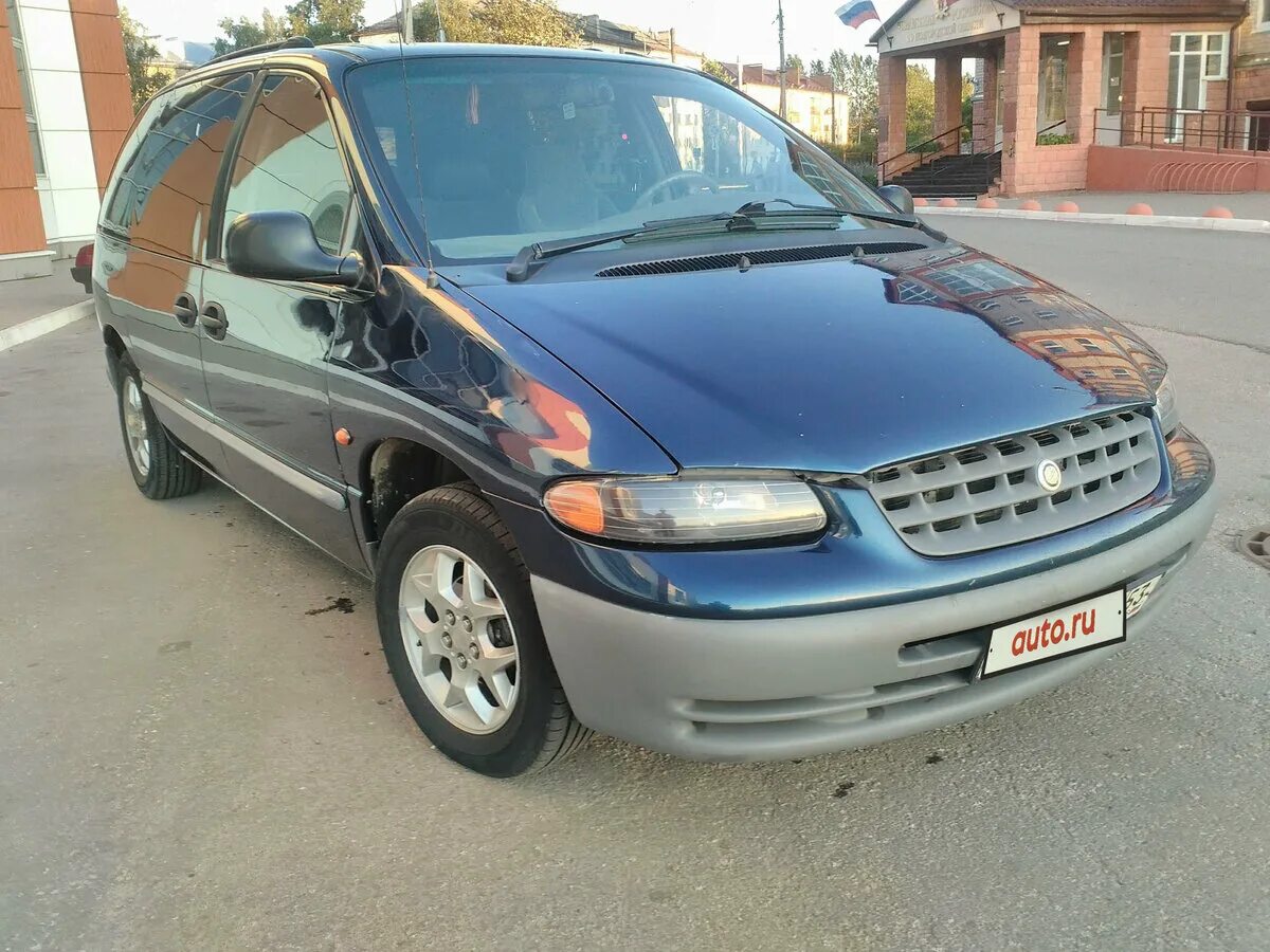 Крайслер 3 поколения. Крайслер Вояджер 2 поколения. Chrysler Voyager 3 поколение. Крайслер Вояджер 3.3. Chrysler Voyager 3.3 at.