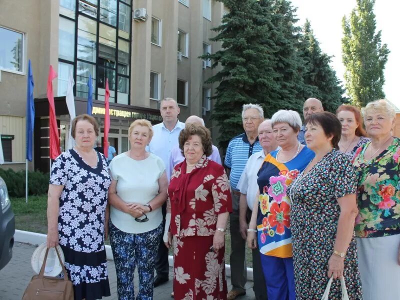 Погода в кирсанове на подробно. Дом престарелых Кирсановский район. Кирсановские ветераны. Телевидение г.Кирсанов коллектив. Вести Тамбов на родине 3 героев.