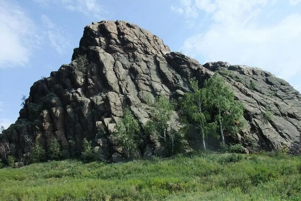 Синий камень гора Кизильское. Синий камень Кизильское скала. Гора синий камень Кизильский район. Синий Шихан Кизильский район. Кизил челябинская область