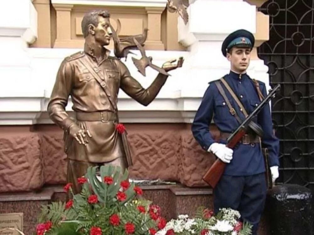 Гоцман прототип. Памятник давиду гоцману в одессе.