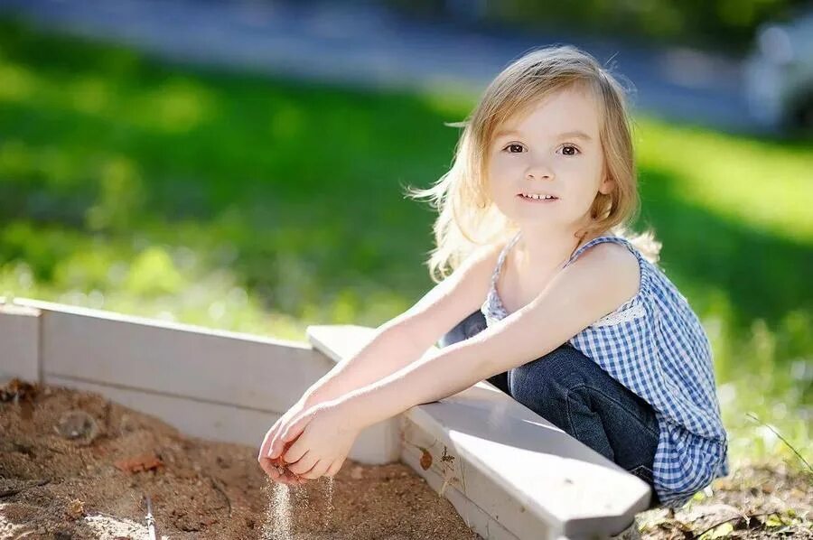 Около 4 5 лет то. Девочка. ребенок 5 лет. 5 лет девочке. ребенок 4 года.
