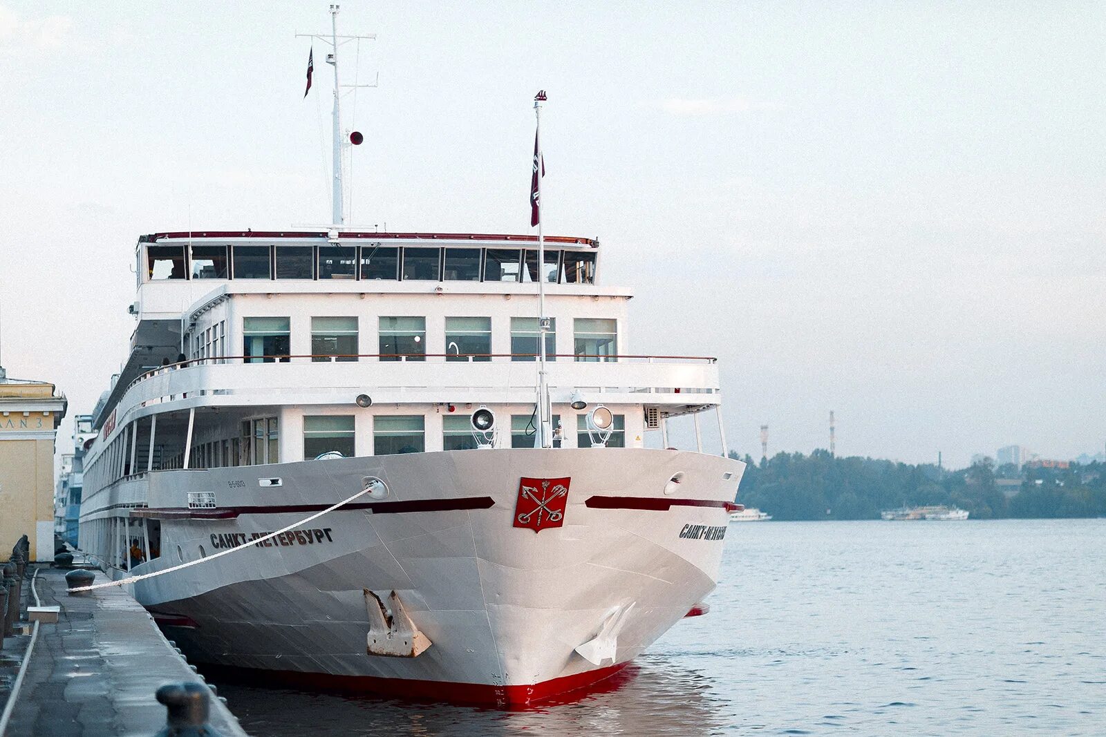 Водоходь. Теплоход Санкт-Петербург водоход. Круизный теплоход «Санкт-Петербург». Речные круизы Санкт-Петербурга на теплоходе. Теплоход ВОДОХОДЪ.