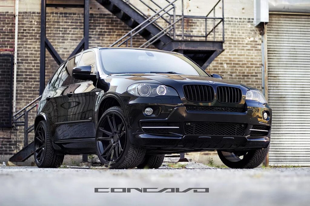 Бмв е70 дорестайлинг. BMW x5 e70 черный. BMW x5 e70 Wheels. BMW x5 e70 Black Wheels. BMW x5 e70 темно синий.