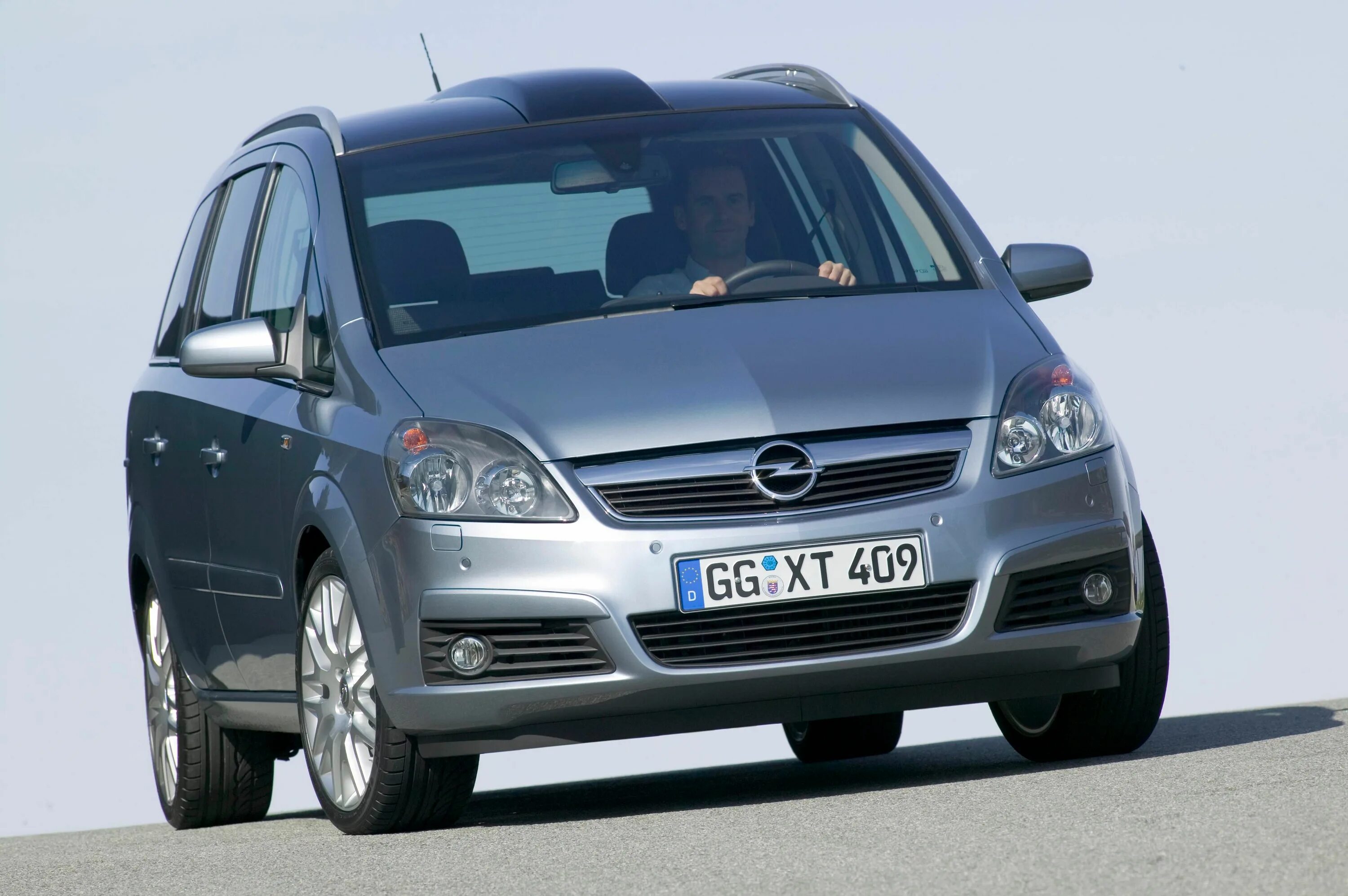 Опель зафира б 2. Opel Zafira 2005 2.2. Opel Zafira b. Opel Zafira b (2005–2008). Opel Zafira 2005.