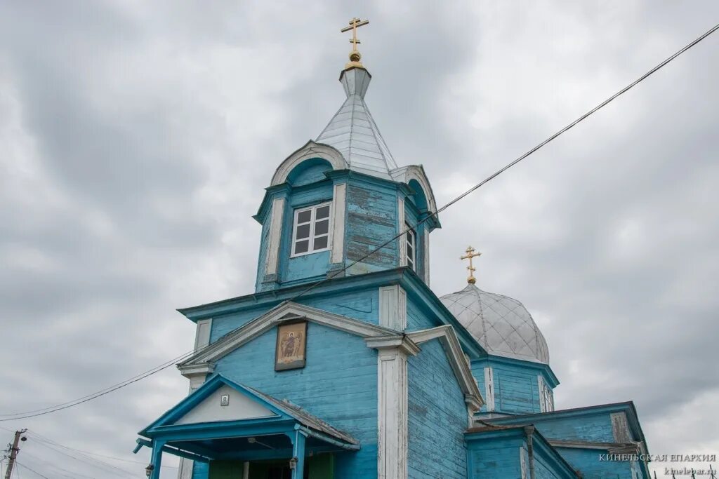 Ореховка самарская. Храм Архангела Михаила Ореховка. Храм в Самарской области с. Ореховка. Храм Архангела Михаила в Ореховке Самарской области. Храм в Ореховке Алексеевский район Самарская область.