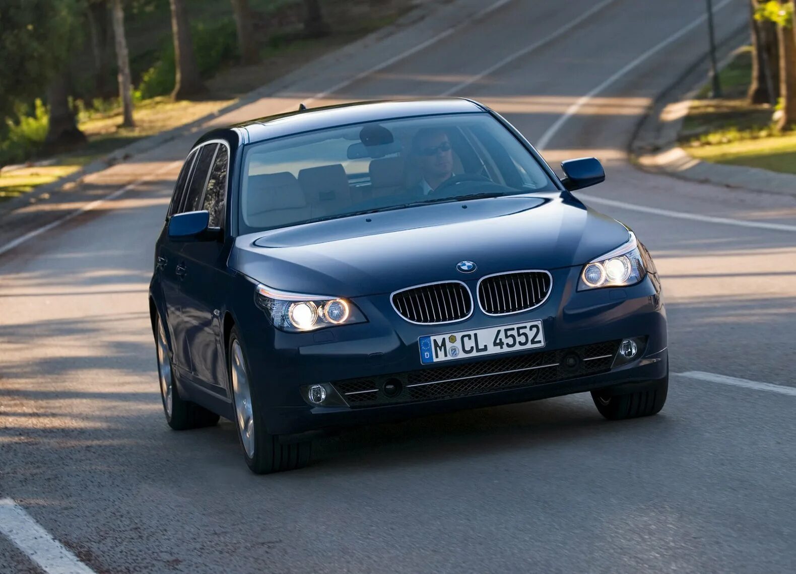 Включи бмв 5. BMW 5 Series e61. BMW e61 2008. BMW e60 520i 2008. BMW 525i e60.
