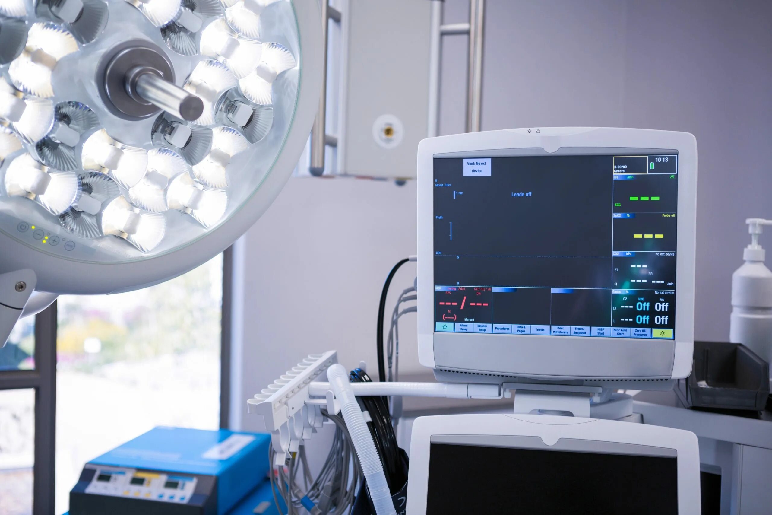 Medical devices co. Поставщики медицинского оборудования. Урологическая стойка. Medical devices co. Современные медицинские приборы.