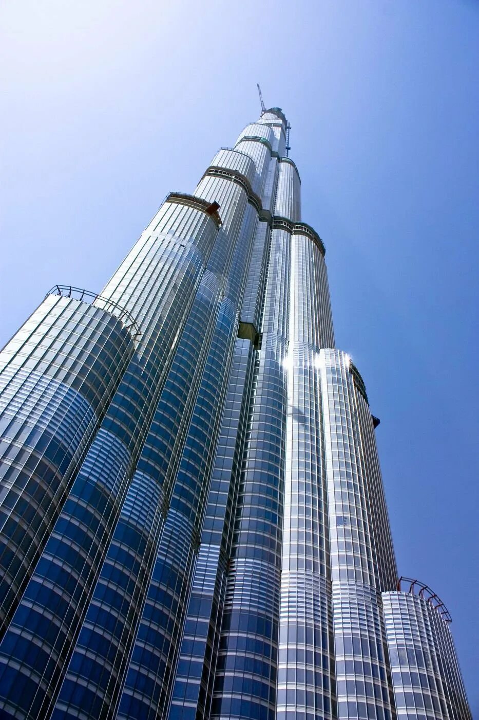 В каком городе находится самый высокий небоскреб. Бурдж Халифа. Небоскрёб Бурдж-Халифа в Дубае. Здание Бурдж Халифа. Бурдж Халифа 2023.