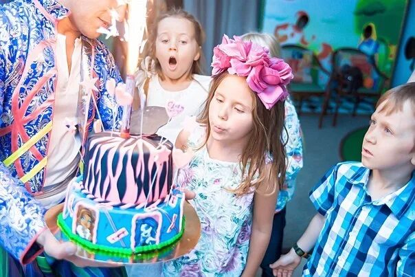 Отметить день рождения в хабаровске. Отпраздновать день рождения ребенка. С днём рождения детский 12 лет. Отпраздновать детское др в Калуге. Где можно справить день рождения 12 лет.