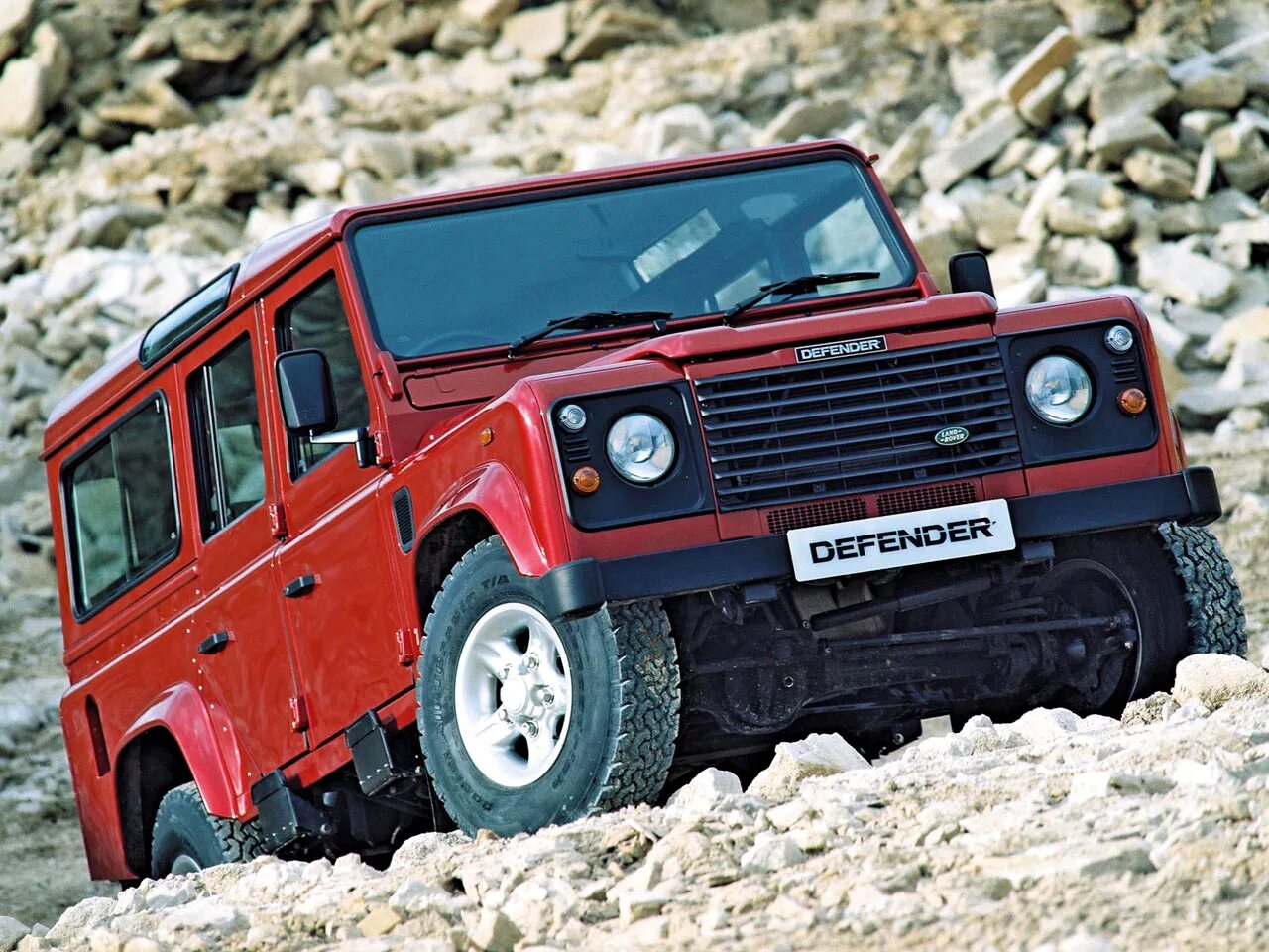 Defender 2.4. Land Rover 110. Ленд Ровер Дефендер 110. Ленд Ровер Дефендер красный. Ленд Ровер Дефендер 1.