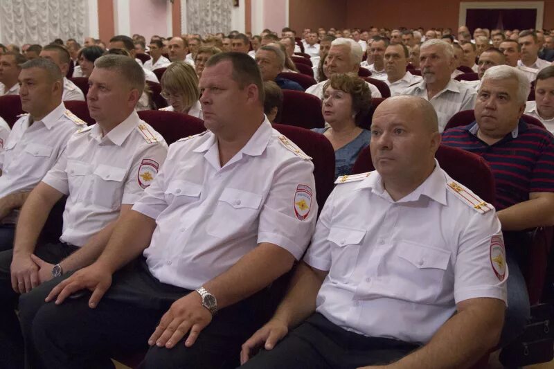 Начальник полиции Аксайского ГИБДД Ростовской области. ГУ МВД по Ростовской области. Начальник МРЭО Ростовской области. Руководители МВД Ростовской области.