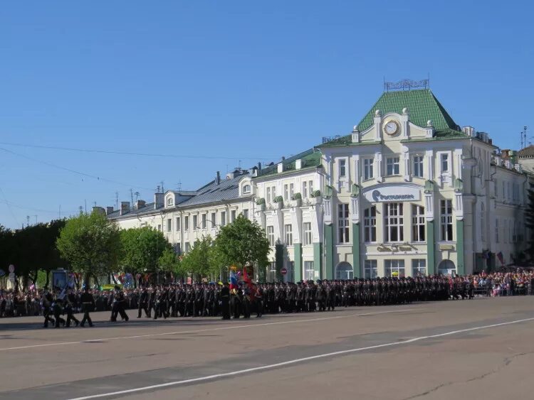 Пл орел. Площадь Ленина Орел. Ленинская площадь Орел. Город орёл гплощадь Ленина. Площадь Ленина в Орле сейчас.