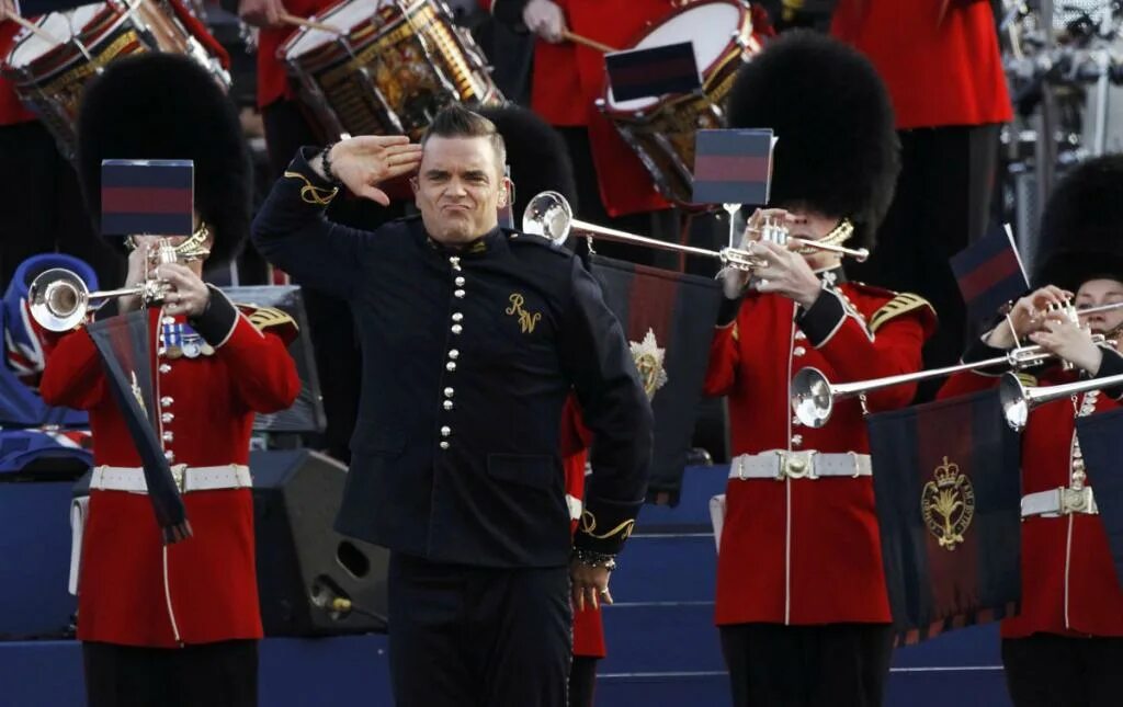 Даймонд юбилей в англии. Подданных ее величества. Трон монарха англии. Королева елизавета 2. Династия елизаветы 2.