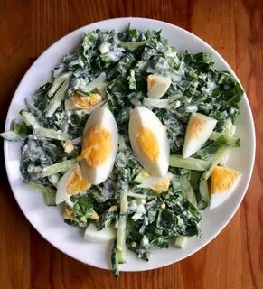 Яичный салат с огурцом
