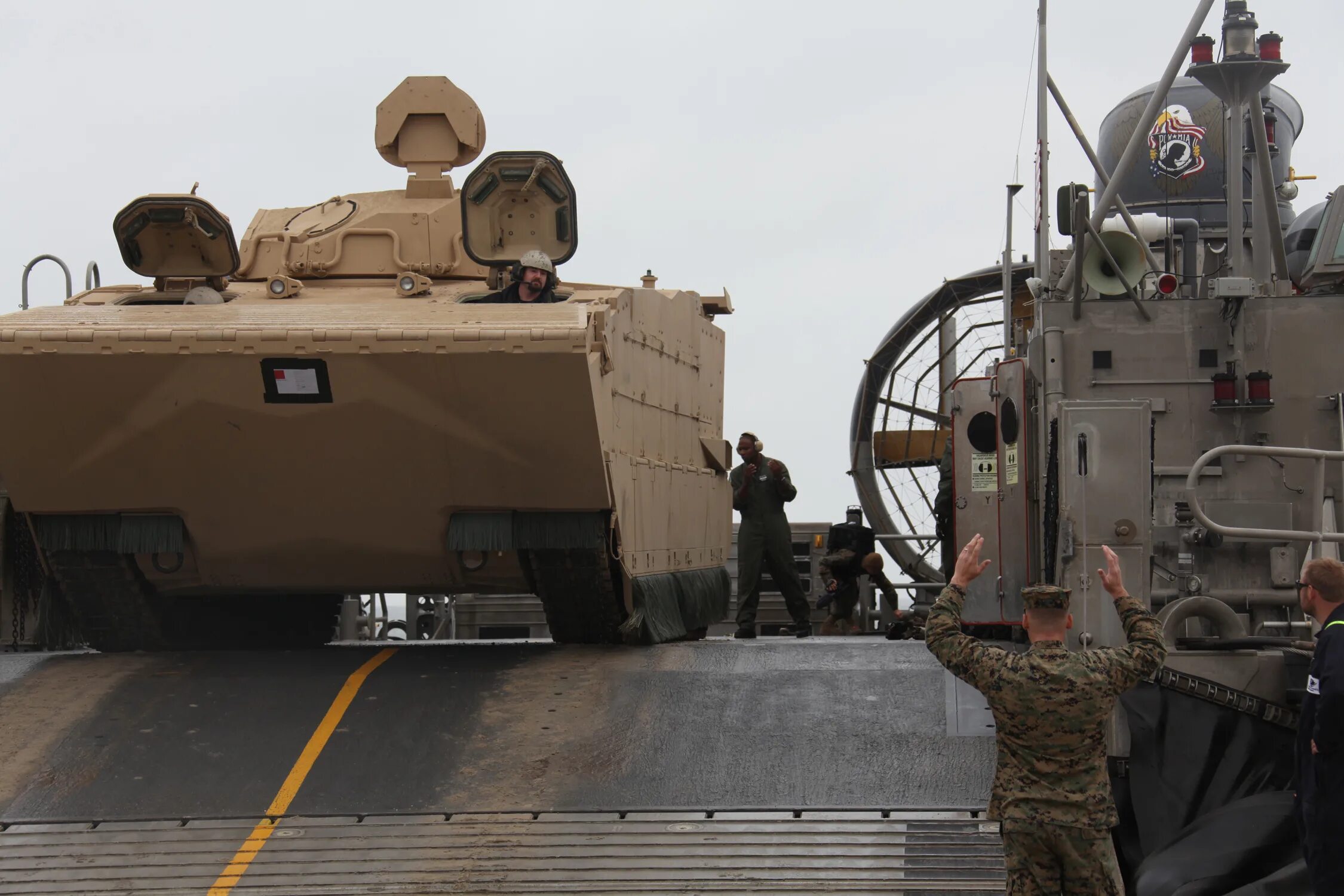 Бмп boxer. Fight vehicle. Боевые машины пехоты bradley. Бмп брэдли. Бмп м2 bradley.