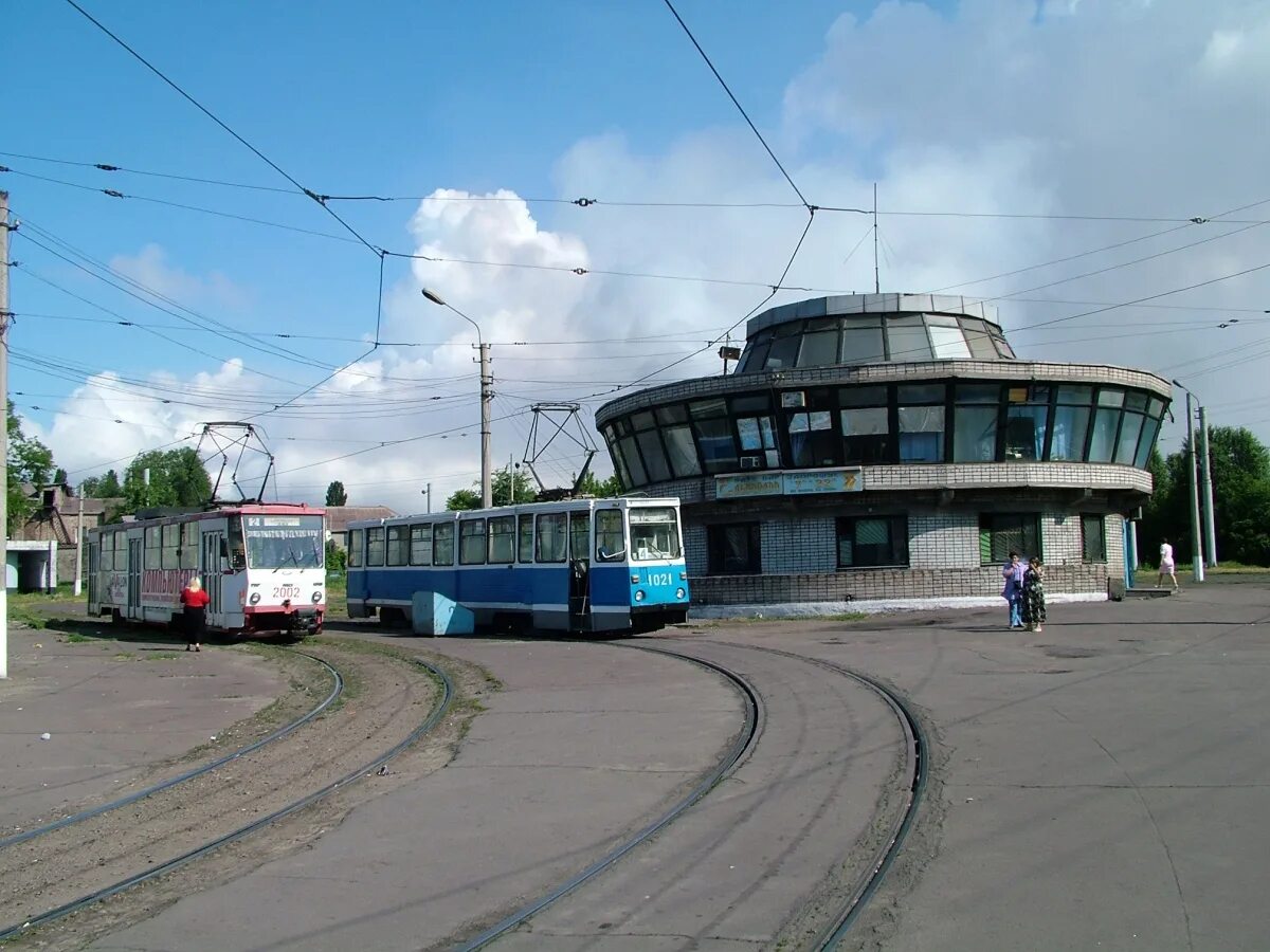 Каменском днепропетровской области. Город Каменское Днепропетровская область. Город Днепродзержинск Днепропетровской области. Трамвай Днепродзержинска. Украина г Каменское Днепродзержинск.