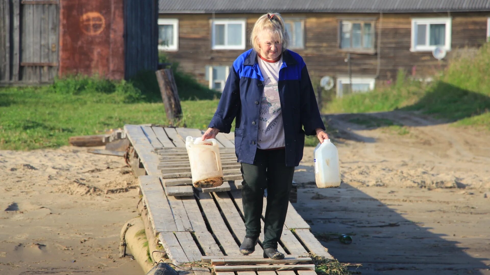 Почему нет воды в архангельске сегодня. Архангельские жители. Жители поселка Динамо Архангельск. Остров Андрианов Архангельск. Вознесенье Приморский район Архангельской области.