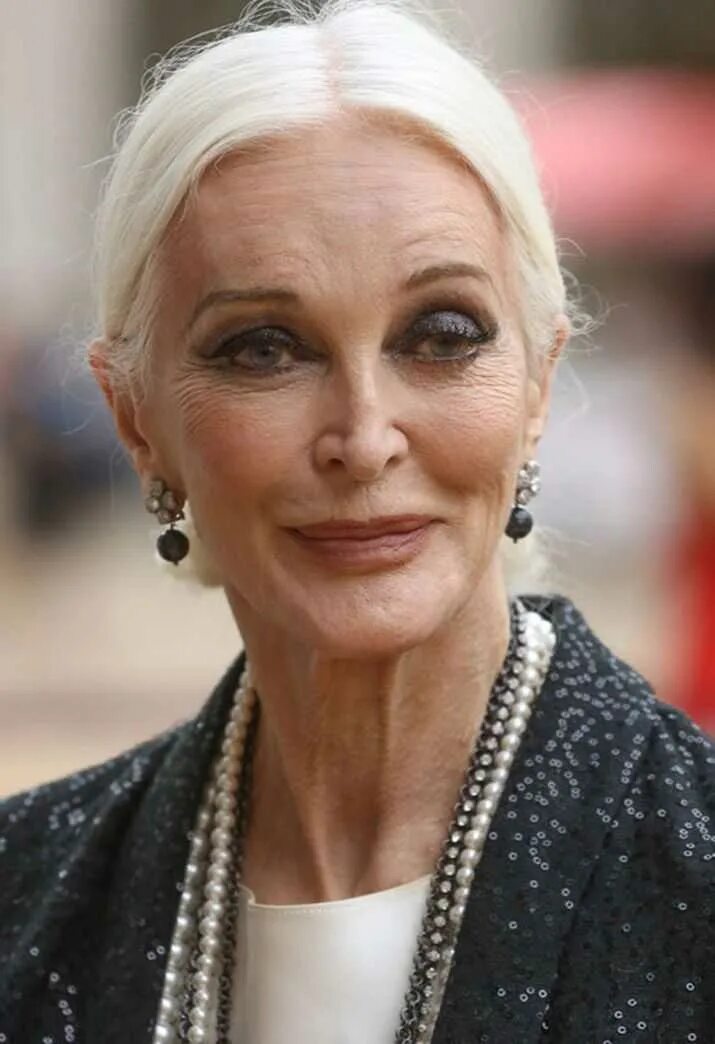 Самая пожилая женщина. Модель дафна селф. Дафна селф. Самая пожилая женщина. Модель кармен делль орефиче.