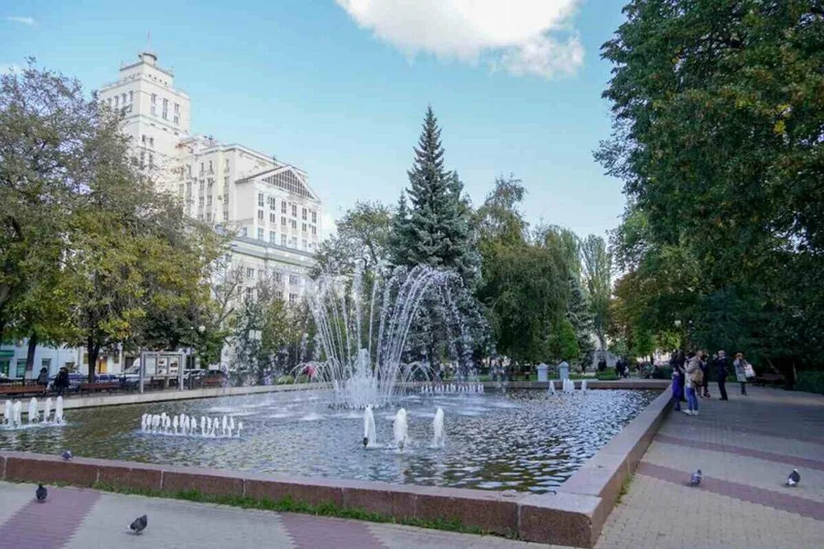 3 июня воронеж. Кольцовский сквер Воронеж. Кольцовский сквер Воронеж 2022. Воронеж парк Кольцовский сквер. Воронеж площадь Ленина Кольцовский сквер.