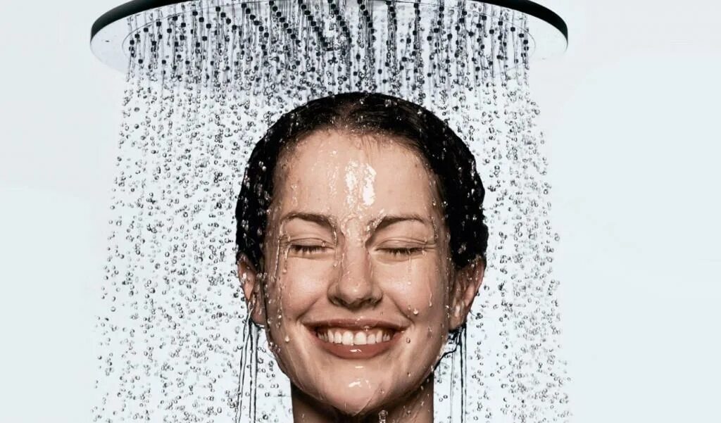 Под холодным душем. A shower every day