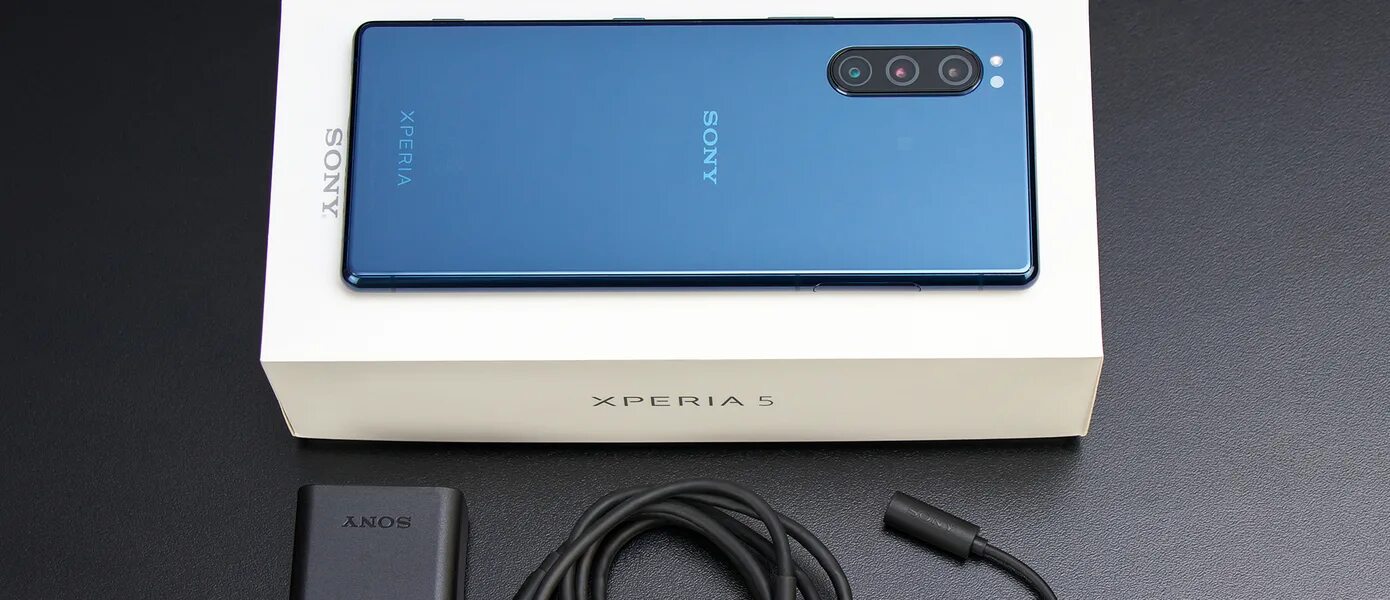 Xperia 5 v. Sony Xperia 5 Blue. Xperia 5 2