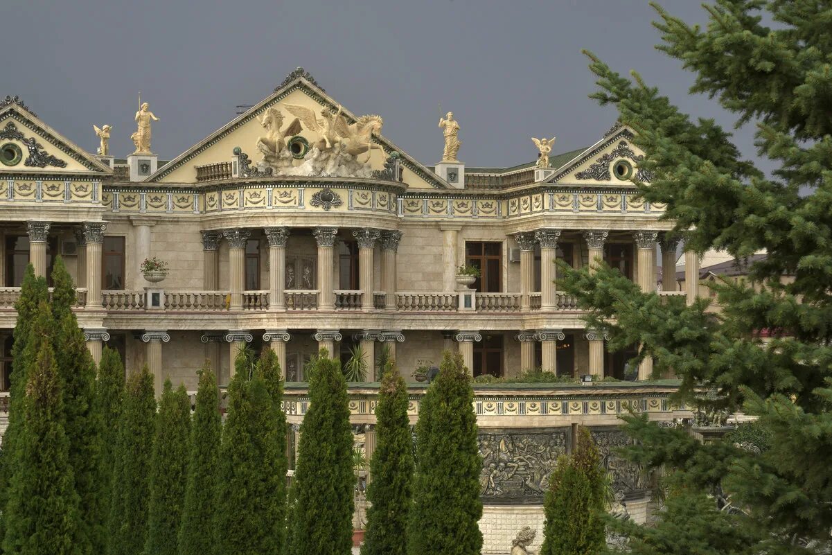 дом овика абрамяна в армении. дом пашиняна в армении. дом гагик царукяна в армение. особняк в ереване. дом в ереване.