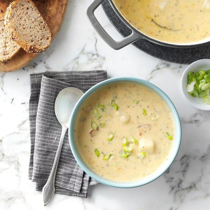 Best soup. Суп с плавленным сыром. Крем суп с плавленным сыром. Суп с плавленным сыром и картофелем. Сырный суп с гренками.