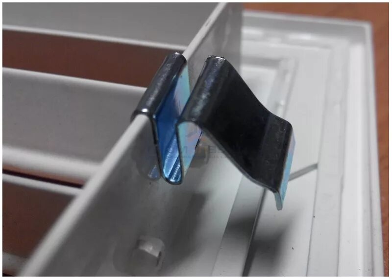 Резиновый колпачок на тумблер. Защелка пружинная (клипсы) для вентиляционных решеток. Колпачок переключателя на электрогитаре черный. Защелка решетки. Фиксатор решетки пластиковый dn200 тип ферма.