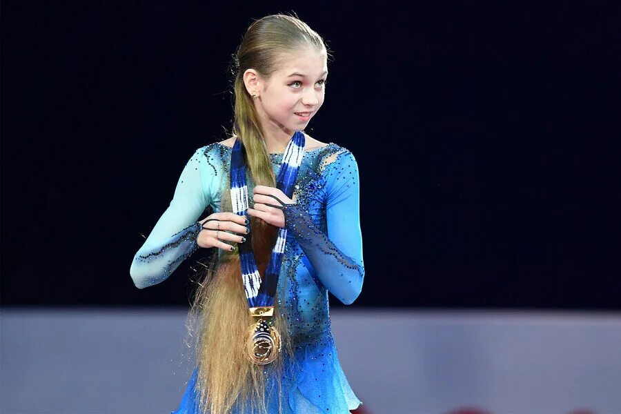 Фигуристка александра трусова биография личная жизнь 13-летняя рекордсменка: фигуристка Александра Трусова затмила Загитову и Медведе
