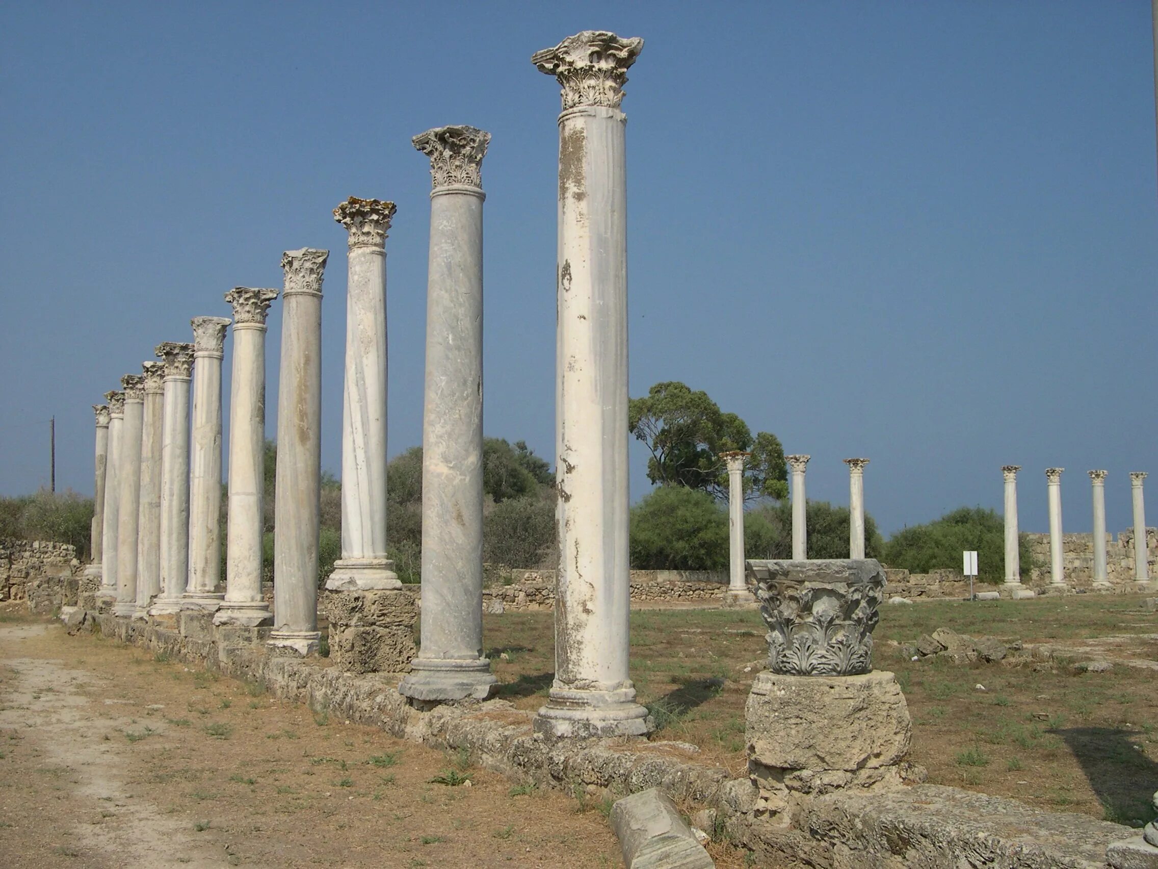 Коринфский ордер в архитектуре. Пять колонн. Пятая колонна что это. Колонна коринфского ордера. Пять колонн.