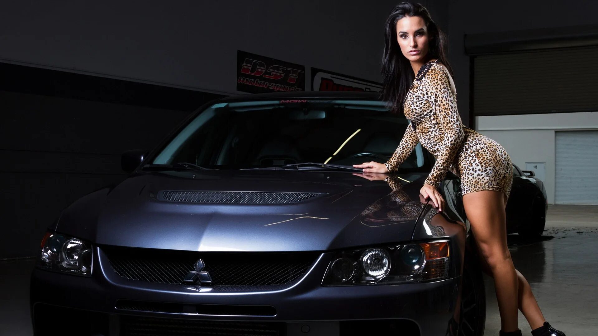 Dayanis garcia ралли. Девушек называть телками. Denise milani ford gt. Девушек называть телками. Дениз милани в машине.