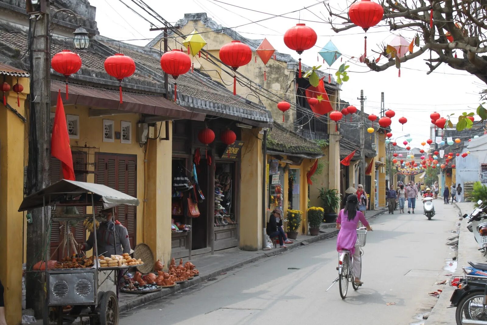 Ханой дананг. Город Хойан Вьетнам. Хойан Вьетнам улочки. Hoi an Вьетнам. Вьетнам Хойан White Rose.