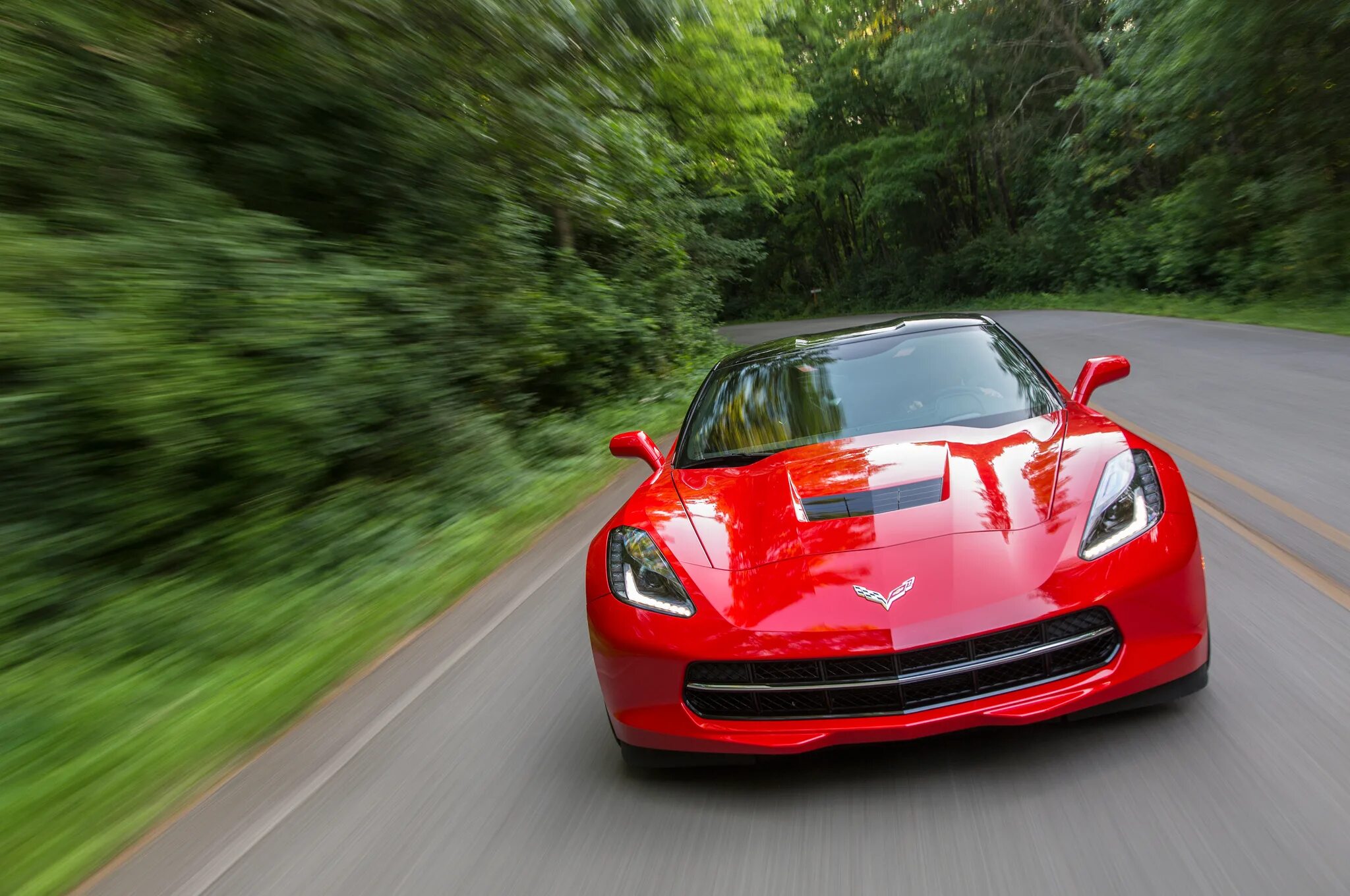 Шевроле Корвет курсед. Chevrolet Corvette скорость. Chevrolet Corvette c7 vs Porsche gt3. Корвет машина красная.