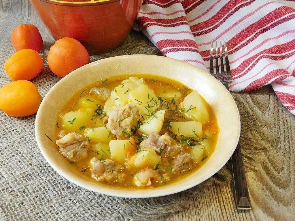 Соус из свинины с картошкой. Соус картошка с мясом. Для супа. Соус для картошки. Рецепт простого супа с мясом и картошкой