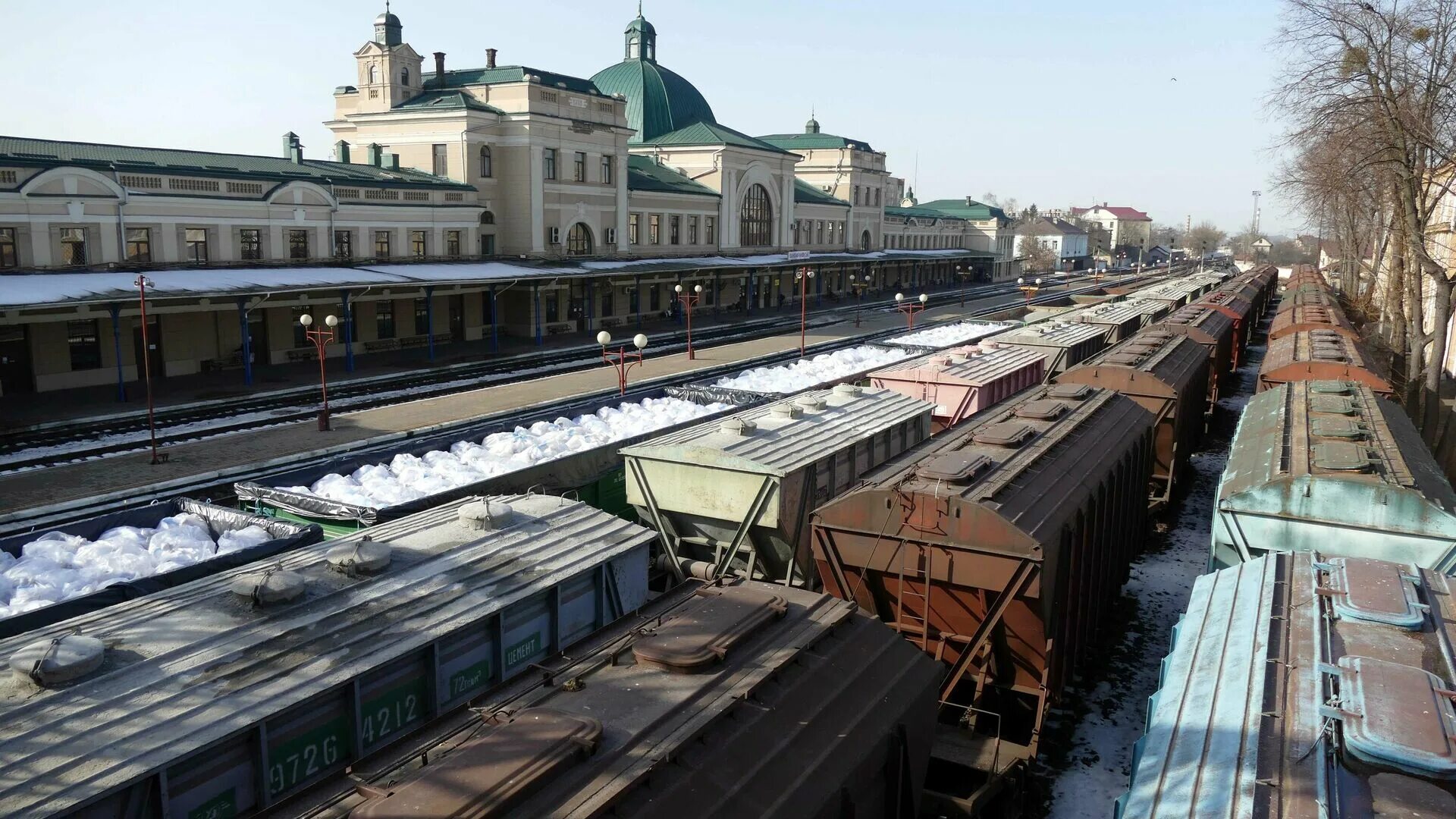 Задержка движения поездов. Ивано-Франковск вокзал. Вокзал Украина. Российская железная дорога. Украинская железная дорога.