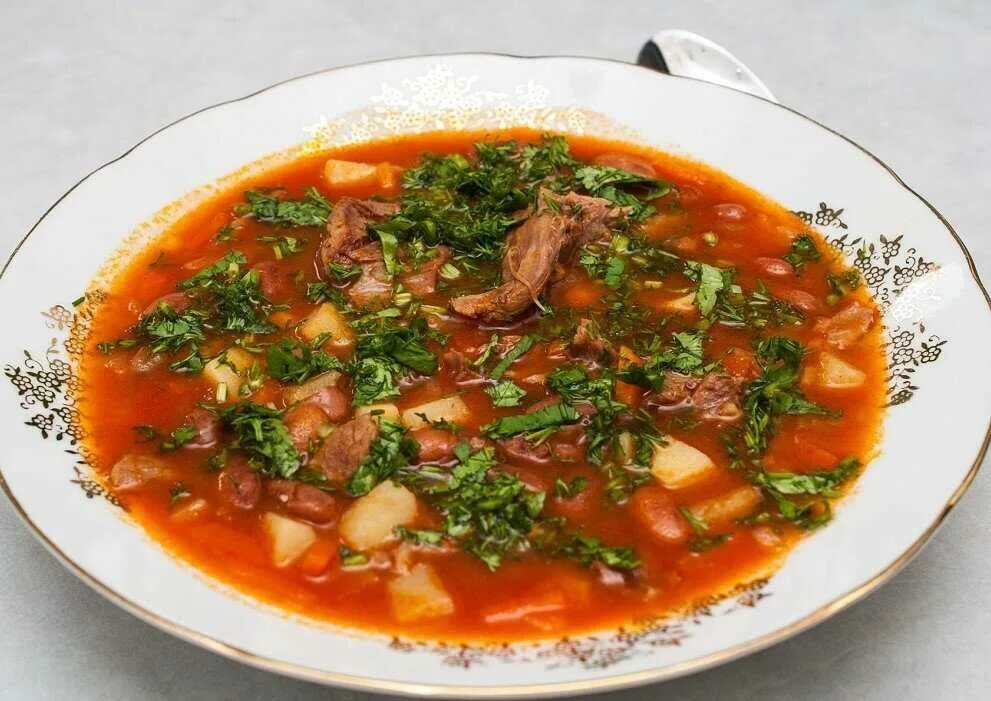 Классический фасолевый суп с мясом