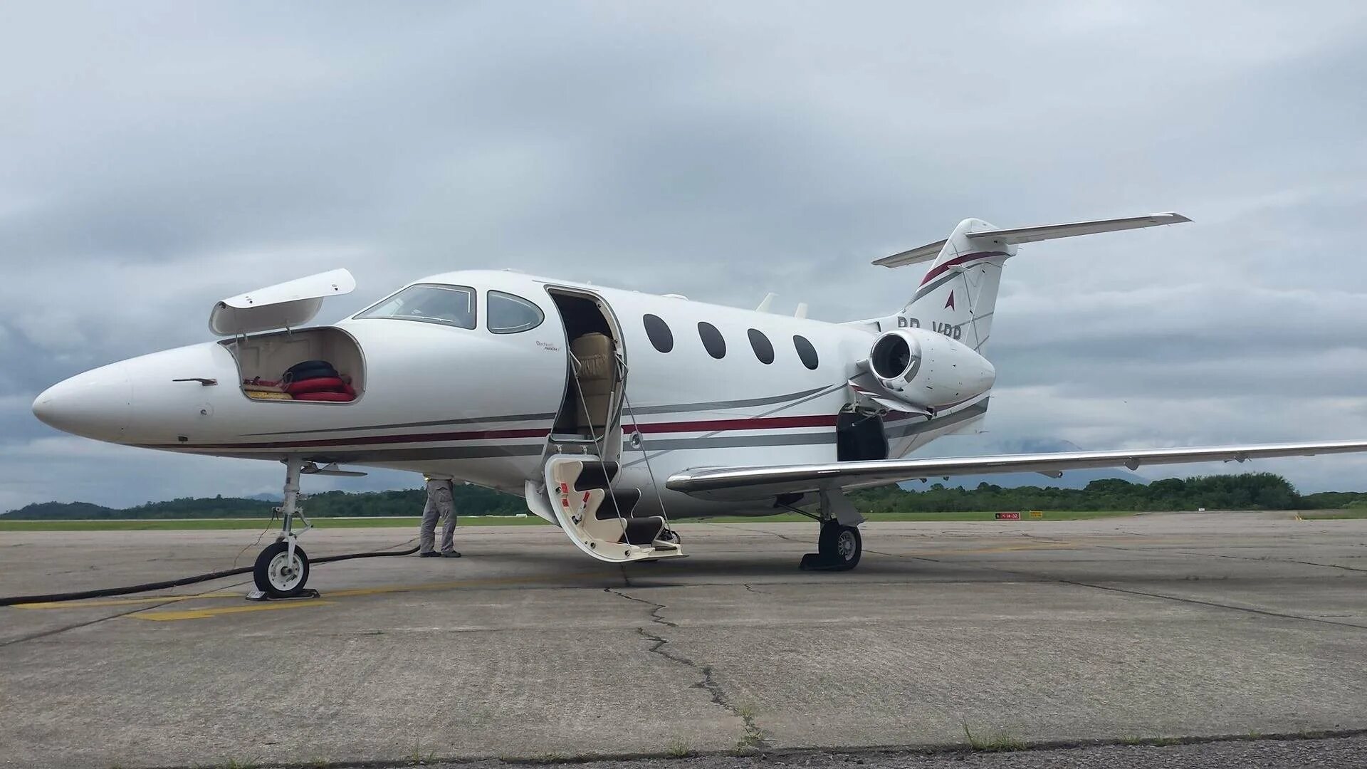 Бичкрафт реактивный Джет. Самолет Hawker Beechcraft. Бичкрафт 560. Beechcraft (4-х местный).