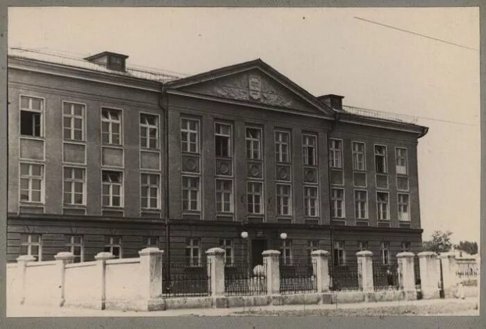 ужур старые фотографии. история школы 168. школа 9 первоуральск. куриловская средняя школа. школа 1929 виленский край.